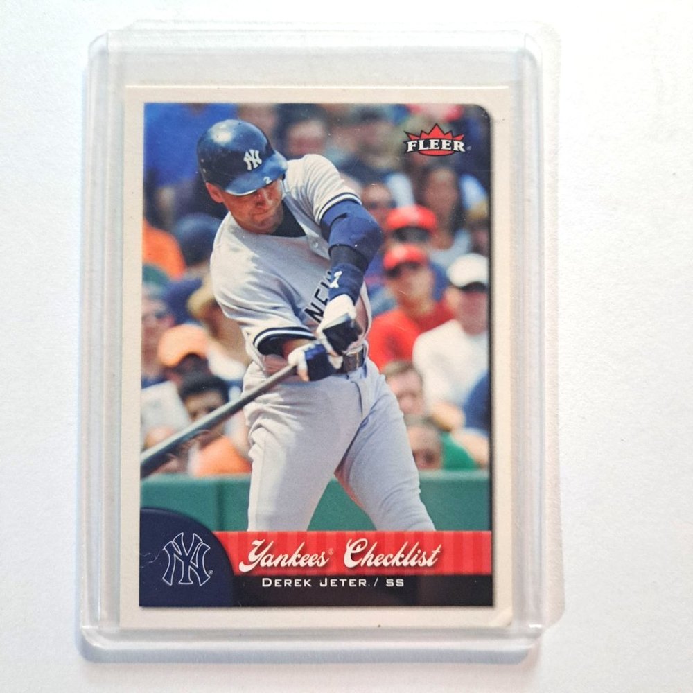 2007 Fleer # 2 Derek Jeter Baseball Card